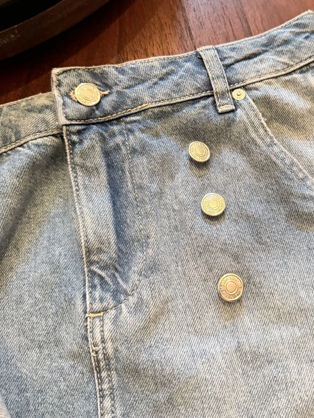 We the Free 💕 Wynne Denim Mini Skirt / light Wash: Asymmetric Buttons : GUC